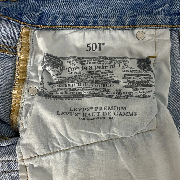 Levi’s Women’s 501 Jean Shorts Denim Ripped Button Fly Size W28 Faded Blue - Picture 9 of 13